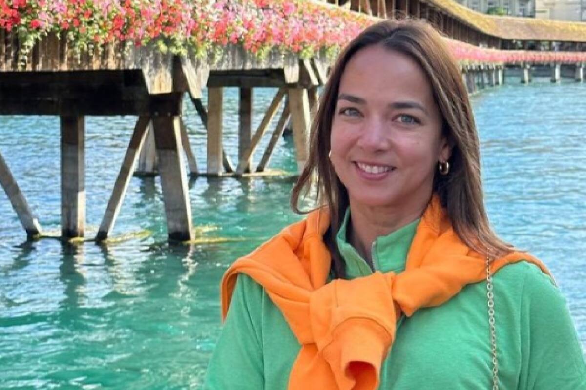 La conductora Adamari López podría entrar a las filas de TelevisaUnivisión, la empresa de medios que es competencia de Telemundo, que fue su hogar durante más de una década en la TV latina de EE.UU.