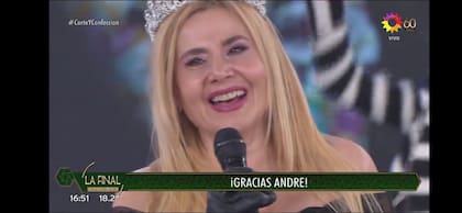 La conductora Andrea Pollitti se despidió con palabras de apoyo para la industria textil en un difícil momento