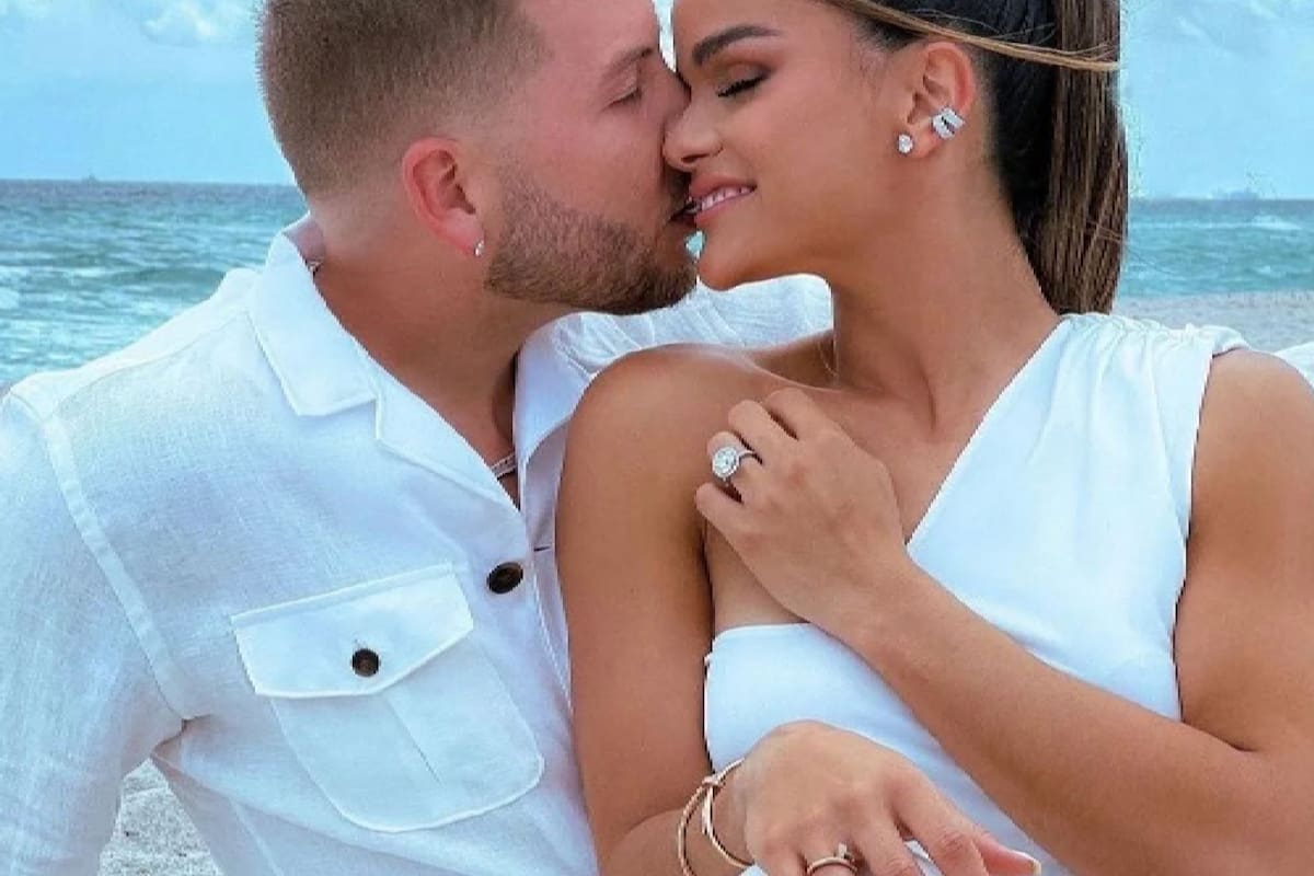 La conductora de Univisión Clarissa Molina y el representante de músicos Vicente Saavedra terminaron su relación, siete meses después del anuncio de su compromiso