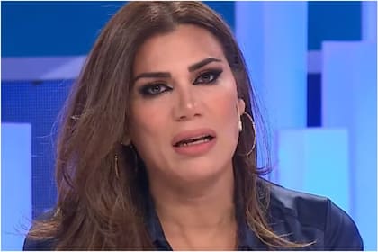 La conductora vivió un intenso momento en el estudio tras las revelaciones de la médium (Foto: Captura de video)