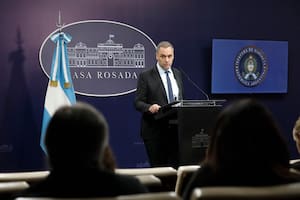 Adorni buscará rebatir las afirmaciones del contratista de su casa del country ante la Justicia
