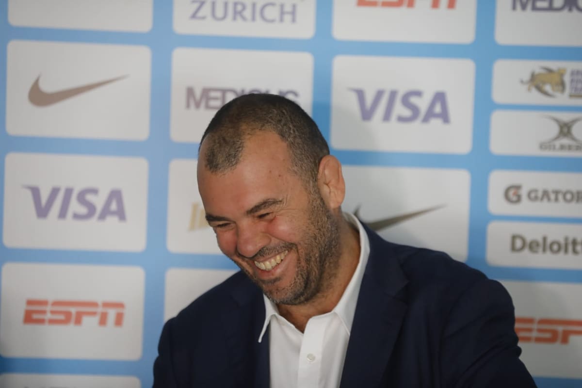 La conferencia de prensa del entrenador de Los Pumas, Michael Cheika; se mostró distendido