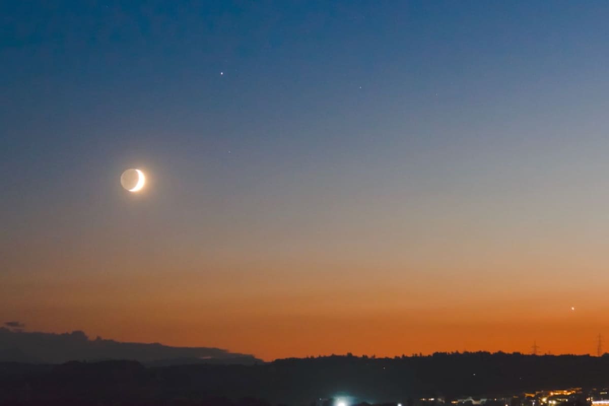 La conjunción planetaria entre la Luna y Saturno podrá observarse desde Estados Unidos en enero de 2026 (NASA)