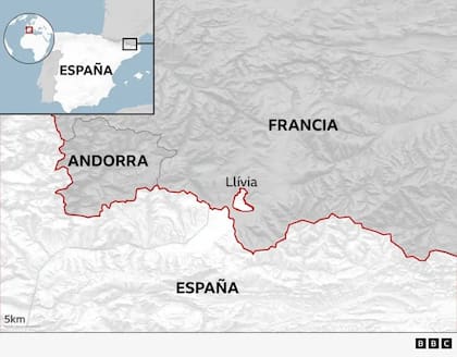 La consideración de Llívia como una villa lo mantuvo dentro de territorio español