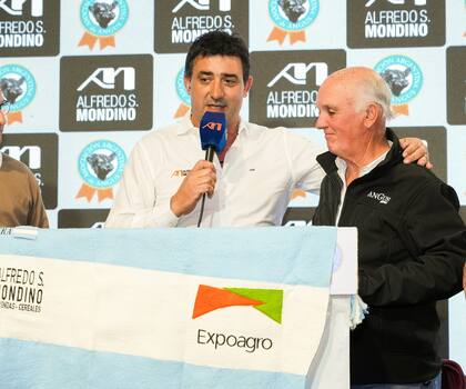 La consignataria Alfredo S. Mondino llevó adelante un exitoso remate televisado de invernada y cría, donde comercializó 11.750 cabezas.