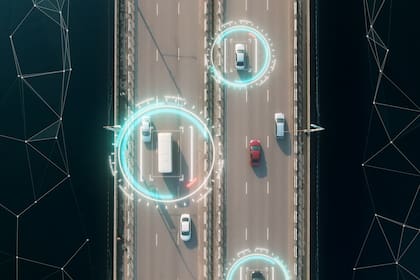 La constelación que forma el GPS cuenta con 31 satélites, que emiten una señal en forma permanente que los identifica; al cruzar los datos de varios satélites y compararlos con una tabla es posible determinar en qué punto del planeta estamos