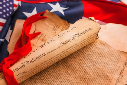 La Constitución original de California fue redactada en inglés y español