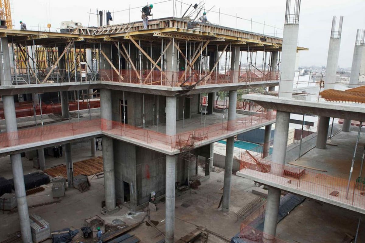 La construcción crece impulsada por la obra pública