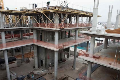 La construcción crece impulsada por la obra pública