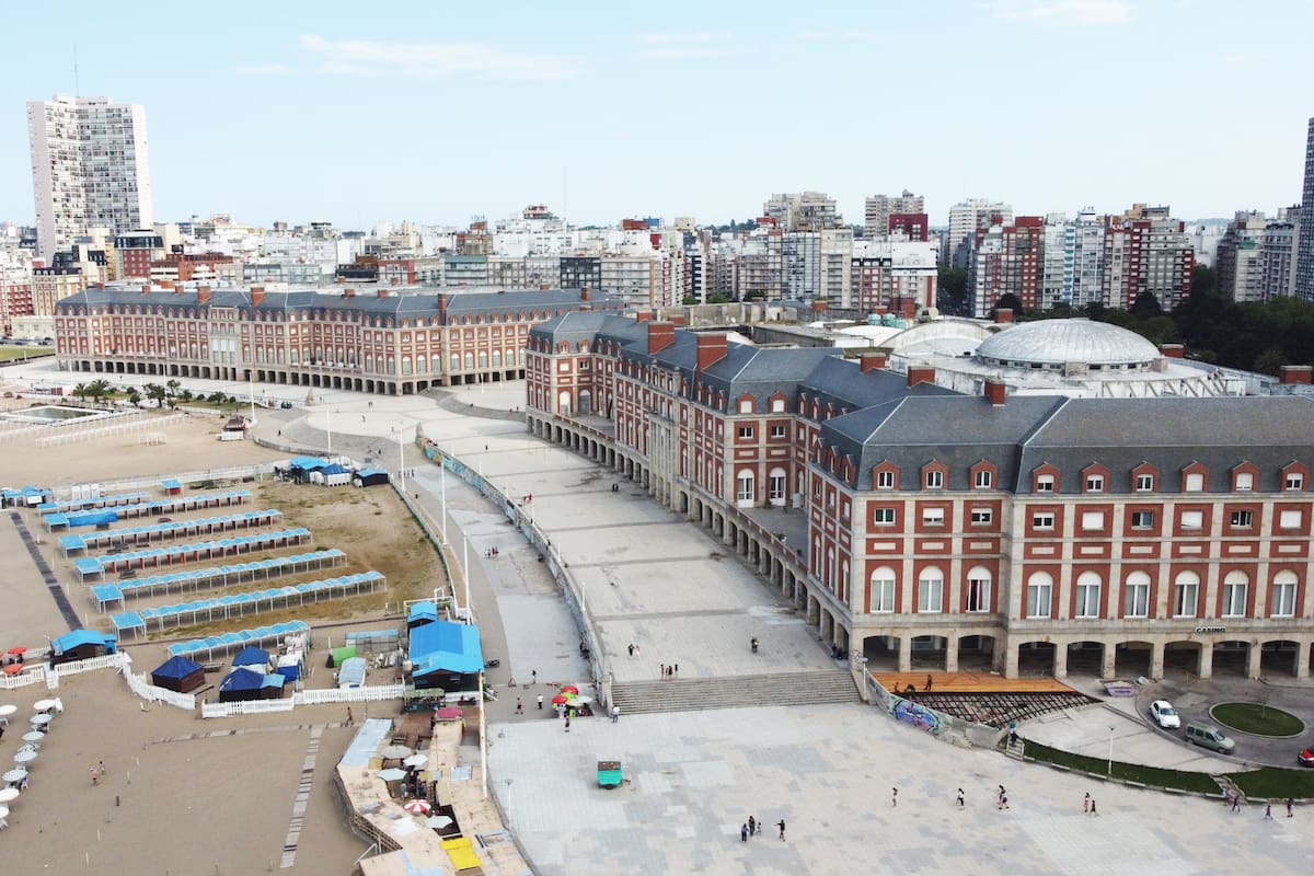 La construcción de edificios de gran altura amenaza con romper la ancestral relación entre la ciudad y el océano