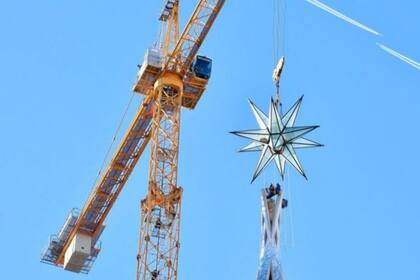 La construcción de la obra concebida por el arquitecto Antonio Gaudí comenzó en 1882 y ya se encuentra en las últimas etapas