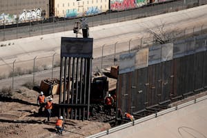 Sistemas subterráneos, torres de vigilancia, sensores móviles y cámaras: la CBP cambia sus planes en la frontera