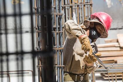 La construcción y la industria sufrieron una caída por segundo mes consecutivo