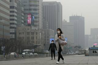 Lluvia artificial, el plan de Seúl para limpiar el aire con ayuda china