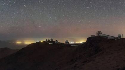 La contaminación lumínica procedente de las ciudades situadas en los límites del desierto y de la minería industrial está empañando la visión del cielo nocturno en el Atacama