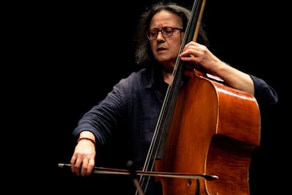 La contrabajista Joëlle Leándre, una de las principales visitas del Ciclo de Conciertos de Música Contemporánea del Teatro San Martín