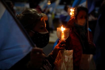 La convocatoria fue impulsada en redes sociales; piden "una Justicia independiente" y exigen a la Corte que "falle a favor de la República"
