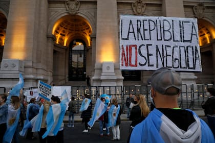 La sentencia que prepara el tribunal implicaría una solución intermedia a los tres jueces