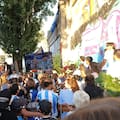 Una "choripaneada" reunió a cientos de hinchas argentinos en Viena: “No se ve mucho de esto acá”