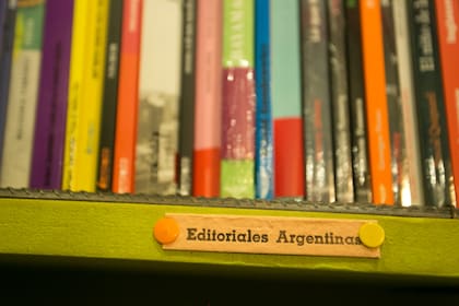 La Coop fue una de las primeras que reunió a varias de las editoriales independientes argentinas.