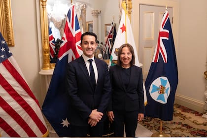La cooperación fue formalizada durante la visita de David Crisafulli a Sacramento