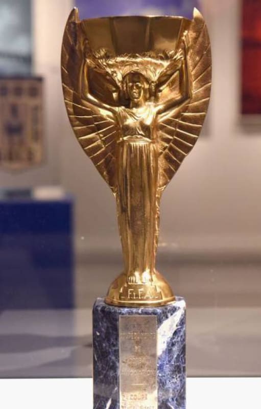 La Copa Jules Rimet que se entregó al ganador del Mundial de fútbol hasta 1970
