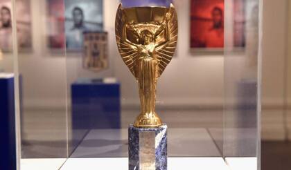 La Copa que se entregó al ganador del Mundial de fútbol hasta 1970 llevaba el nombre de Jules Rimet, dirigente de la FIFA fallecido un día como hoy de 1956.