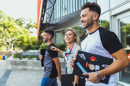 La cordobesa Naranja arrancó como casa de deportes, luego vendía tarjetas de crédito y hoy es un ecosistema de productos y servicios financieros y no financieros.