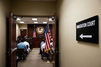 La Corte de Inmigración de Miami elimina las audiencias virtuales y exige la comparecencia únicamente de manera presencial