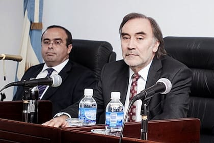 Bertuzzi y Bruglia procesaron en 2019 al actual viceministro de Justicia, Santiago Viola, por haber promovido testigos falsos en una causa cuando era abogado de la familia Báez. Hoy, el Gobierno avanza para reemplazar a ambos magistrados