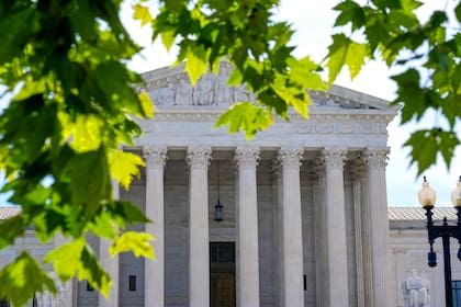 La Corte Suprema de Estados Unidos permitió que el gobierno federal avance con la eliminación del Estatus de Protección Temporal (TPS, por sus siglas en inglés) para inmigrantes de Haití y Siria (AP foto/Mariam Zuhaib)