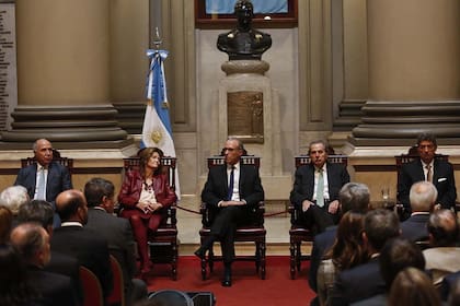 La Corte Suprema de Justicia de la Nación firmó en 2005 el fallo Verbitsky, sobre la superpoblación carcelaria en la provincia de Buenos Aires