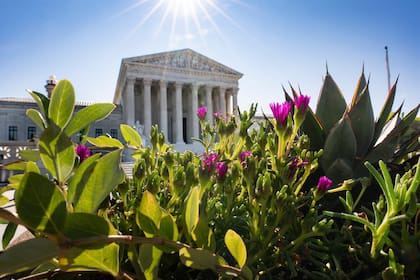 La Corte Suprema se ve en el Capitolio en Washington (Archivo)
