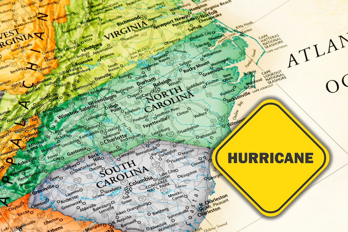 La costa de Carolina del Norte se encuentra en máxima alerta ante el inminente impacto del huracán Erin, que generará una peligrosa marejada ciclónica, un oleaje con picos superiores a 20 pies cerca de Cabo Hatteras, y ha provocado ya el desborde del río Neuse