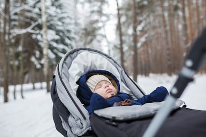 La costumbre en Escandinavia de dejar descansar a los bebés a la intemperie y exponerlos a bajas temperaturas es una antigua tradición para fortalecer su sistema inmunológico