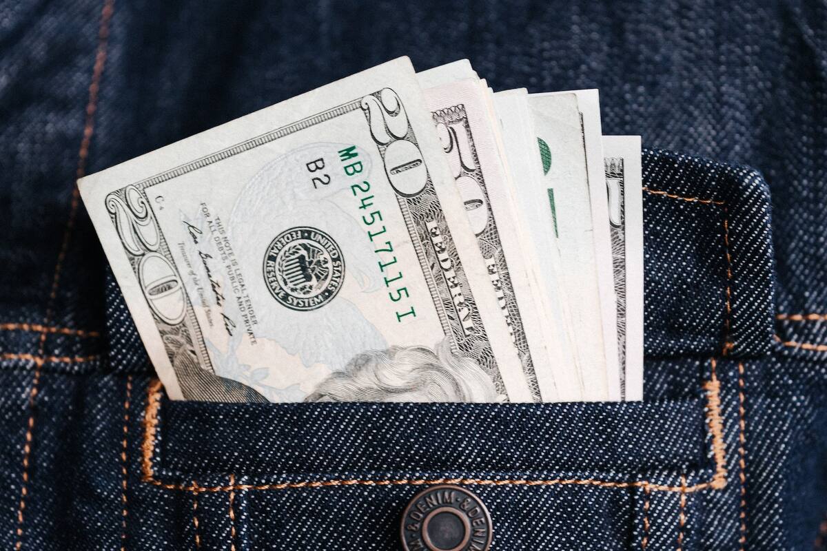 La cotización del dólar blue este lunes 17 de abril