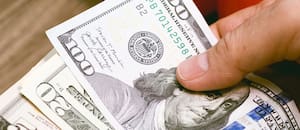 ¿A cuánto cotiza el dólar oficial y el blue este lunes 3 de agosto?