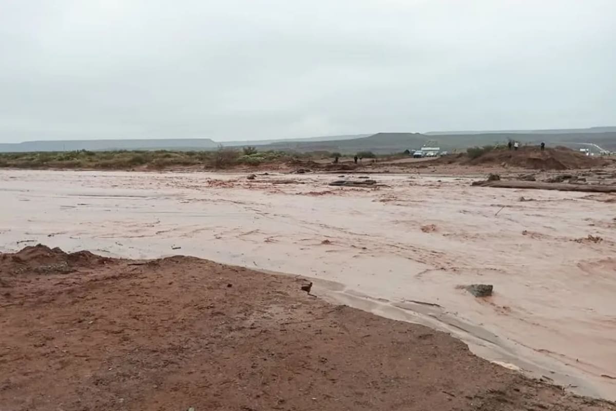 La crecida del arroyo Carranza obligó a cerrar el tránsito sobre la ruta provincial 5.