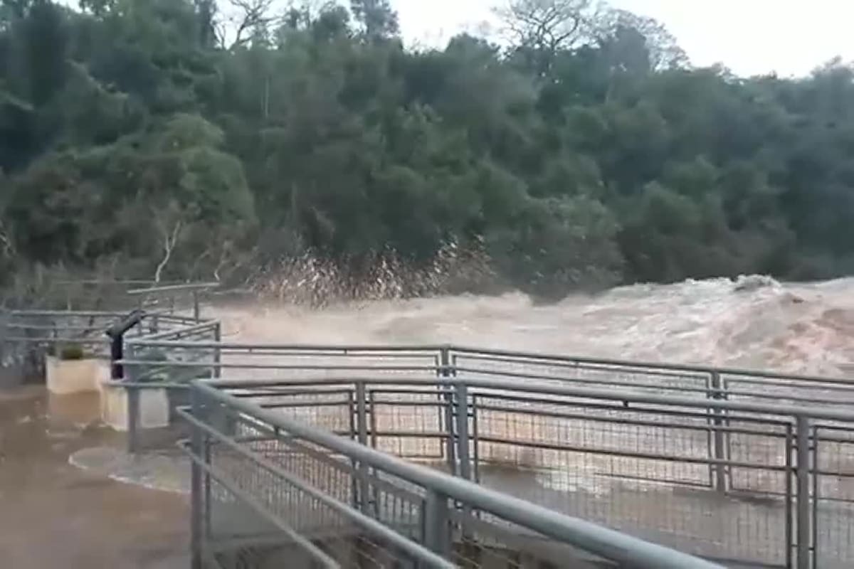 La crecida en las cataratas ocurre desde la semana pasada