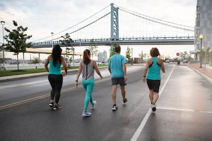 La creencia de que es necesario dar 10.000 pasos diarios para mantenerse en forma es más un mito popular, de acuerdo con una especialista de Colorado que revela la cantidad adecuada para una buena salud