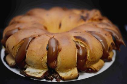 La cremona rellena de Dulce de luche, también hay de jamón y queso y otras opciones dulces