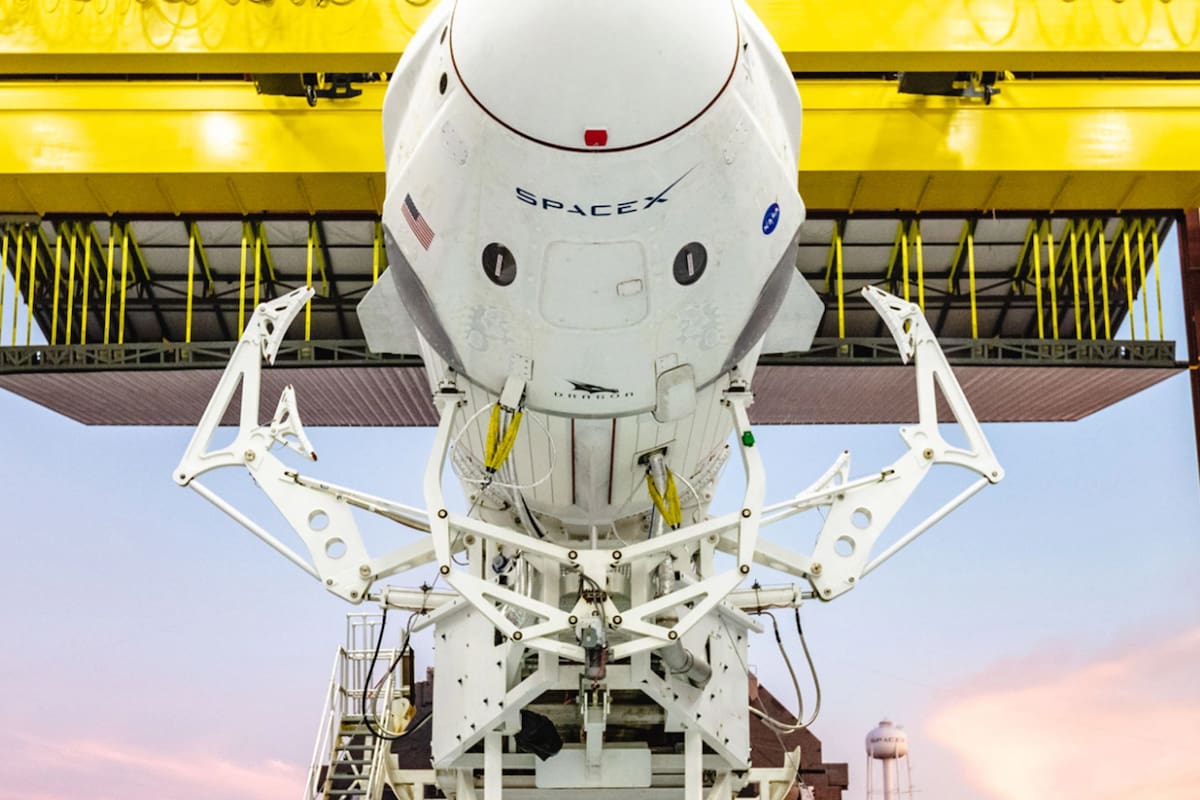 La Crew Dragon puede transportar hasta siete astronautas y despegar con 6000 kilos de carga