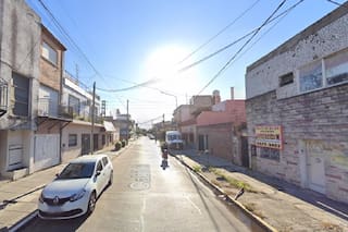 Un policía de civil vio que asaltaban a un hombre y a su hijo y mató a uno de los delincientes