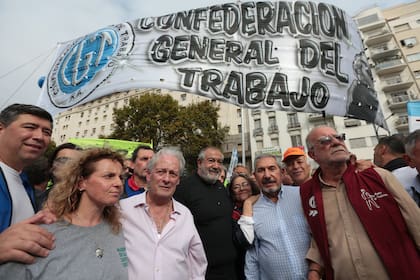 La cúpula de la CGT desafió a la Casa Rosada en las calles, en la antesala del paro