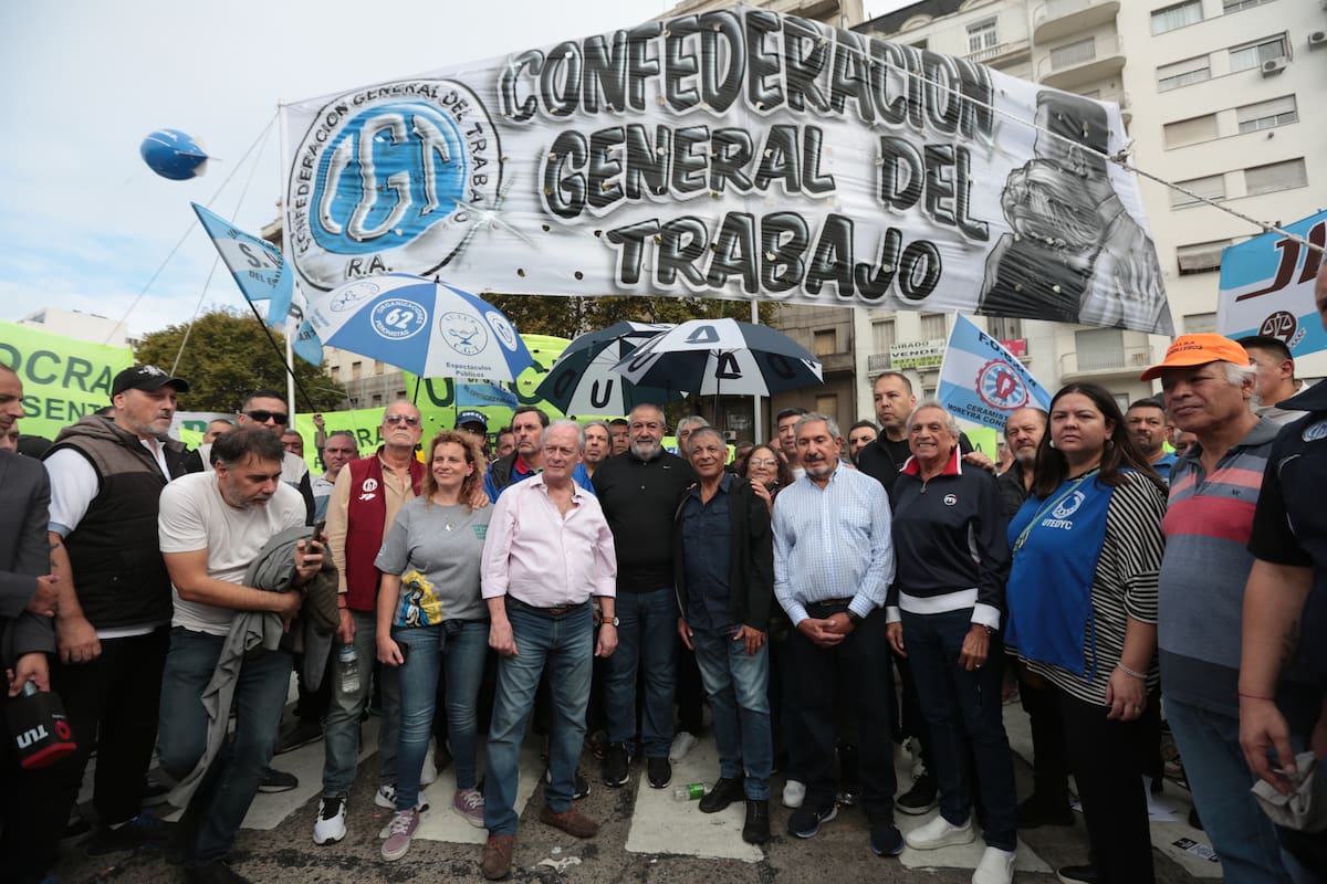 La cúpula de la CGT en la última protesta callejera en apoyo a los jubilados