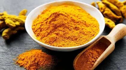 La cúrcuma, según Harvard, tiene propiedades antiinflamatorias y antioxidantes