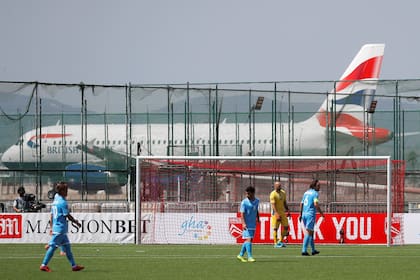 La curiosa historia entre Gibraltar y San Marino: aviones al lado de la cancha y un país que lleva 100 partidos sin ganar