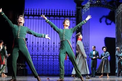 Una escena de "La dama de pique", obra que el Yacobson Ballet de San Petersburgo le encargó a Urlezaga el año pasado, a tiempo con el 220 aniversario de Pushkin