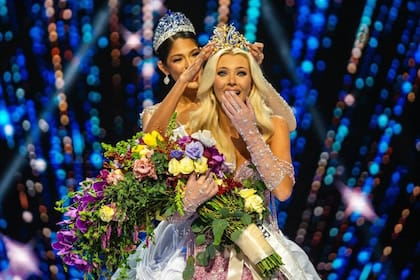 La danesa Victoria Kjær Theilvig coronará a la nueva Miss Universo 2025 (Facebook/Miss Universe)