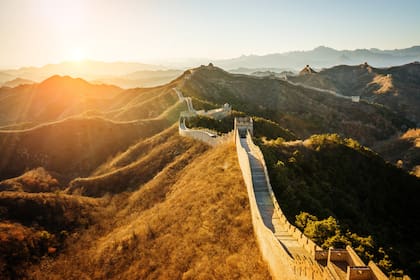 La de China propone recorridos de 5, 10, 21 y 42 kilómetros y se encuentra entre las más complejas del mundo